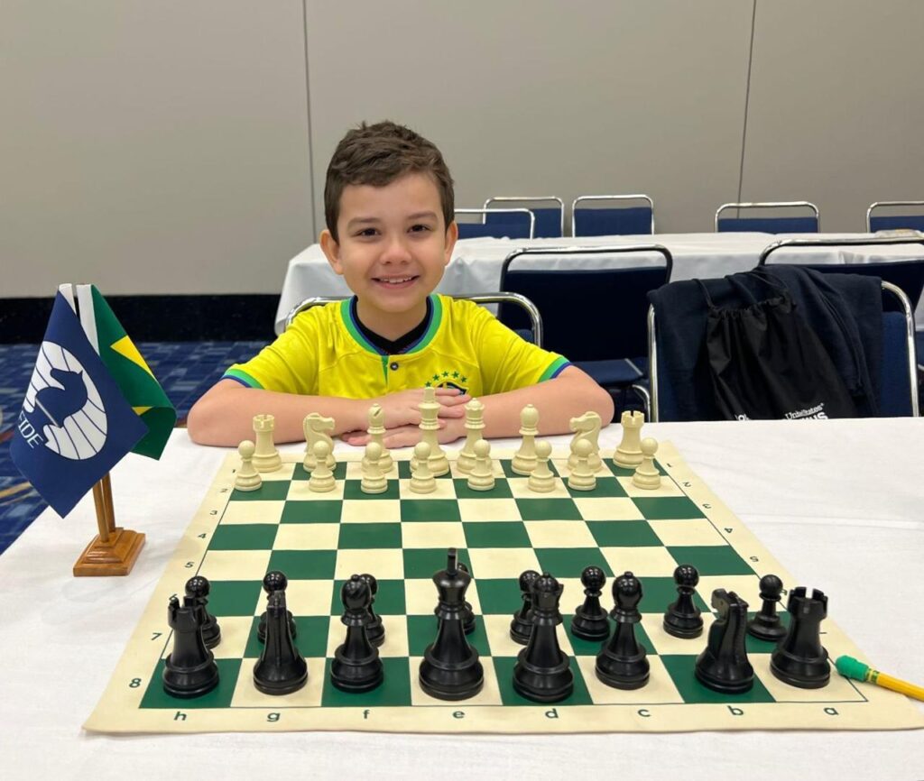 Campeonato de xadrez une crianças e adultos em Brasília - Painel