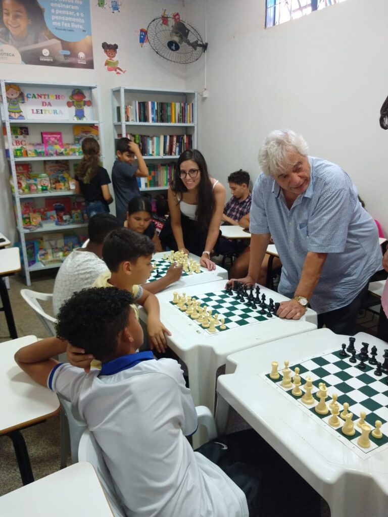 Clube de Xadrez e Jogos de tabuleiro para crianças e adolescentes